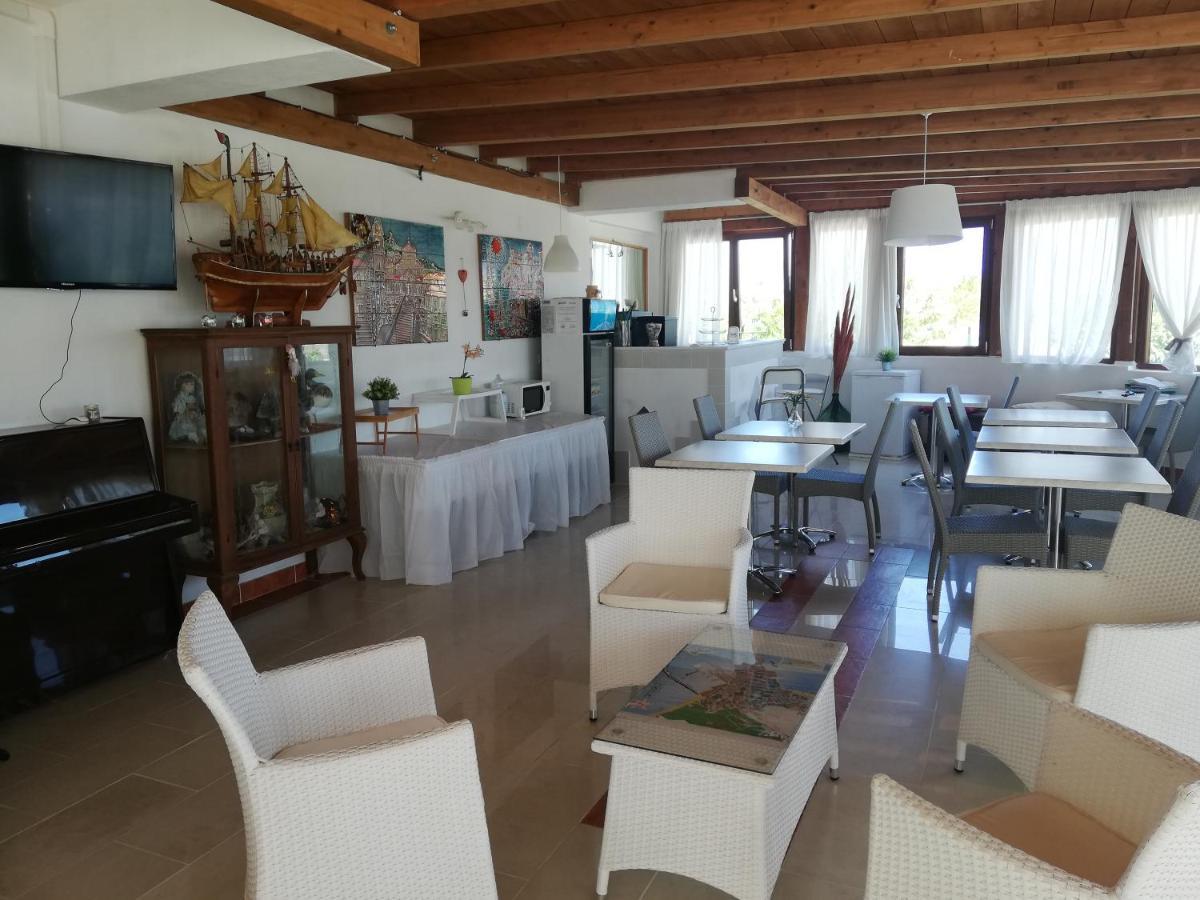 B&B Palazzo Manfredi Vieste, Fronte Mare Con Parcheggio מראה חיצוני תמונה