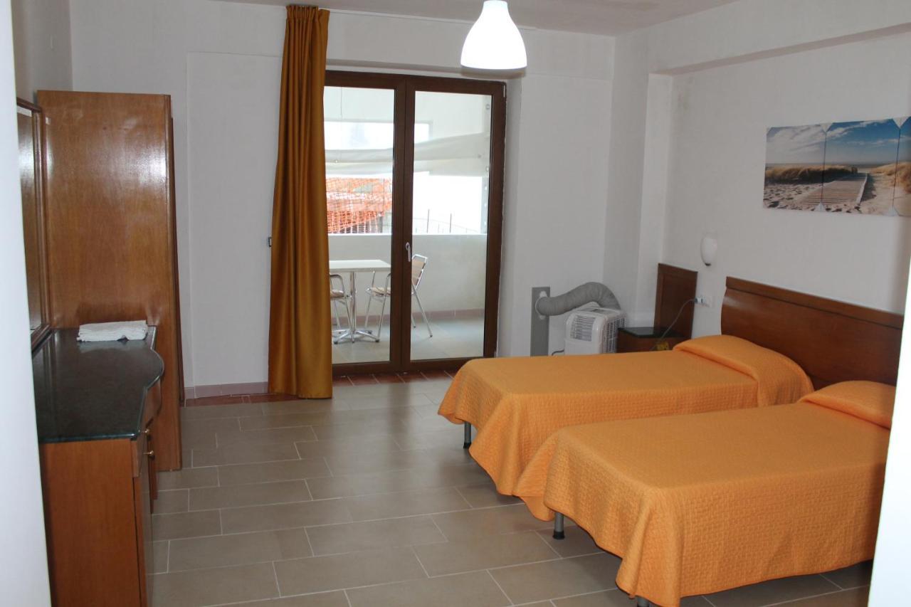 B&B Palazzo Manfredi Vieste, Fronte Mare Con Parcheggio מראה חיצוני תמונה