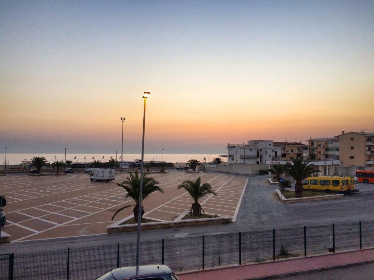 B&B Palazzo Manfredi Vieste, Fronte Mare Con Parcheggio מראה חיצוני תמונה