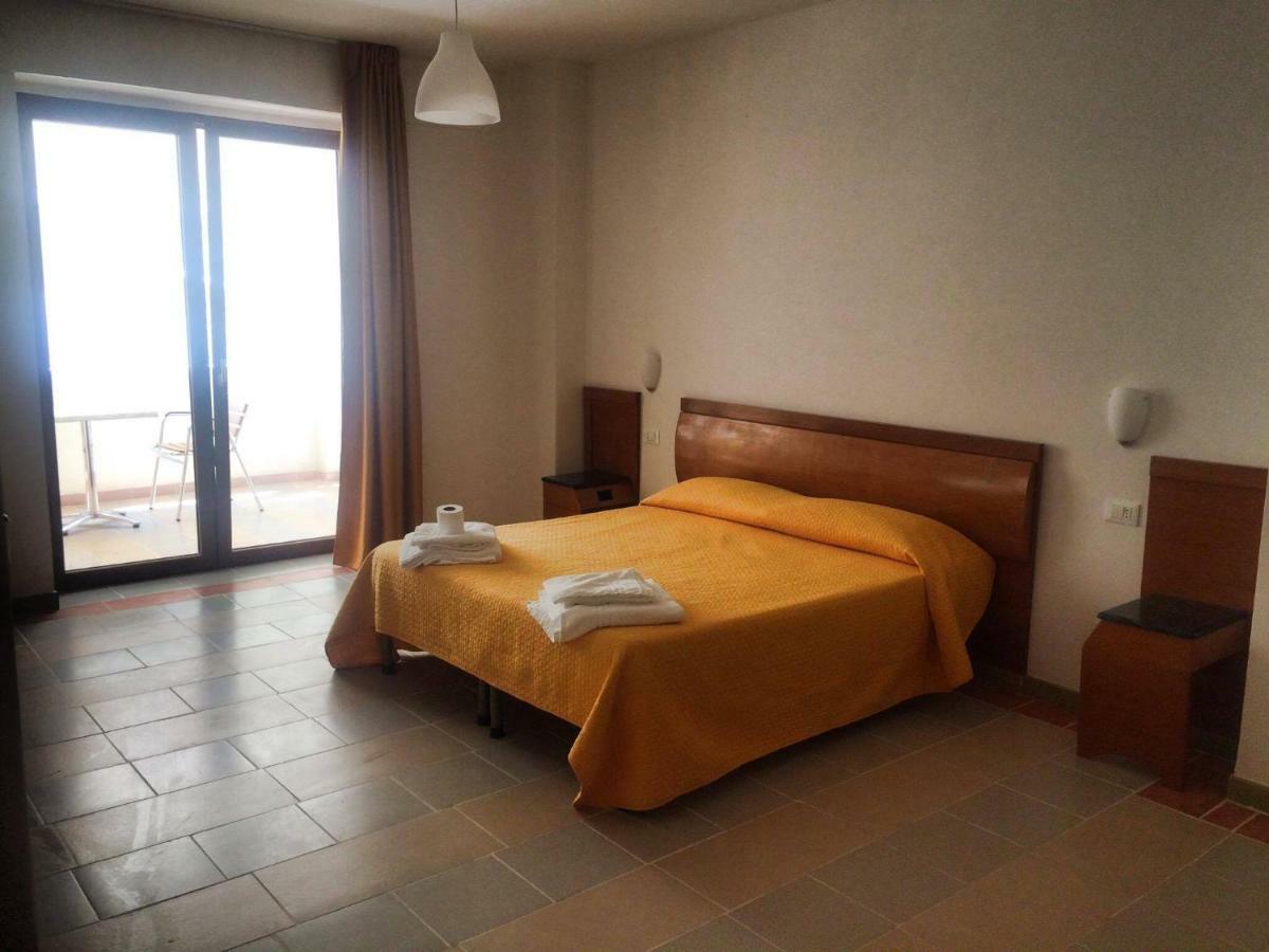 B&B Palazzo Manfredi Vieste, Fronte Mare Con Parcheggio מראה חיצוני תמונה