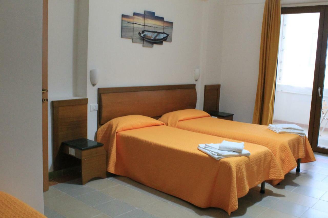B&B Palazzo Manfredi Vieste, Fronte Mare Con Parcheggio מראה חיצוני תמונה