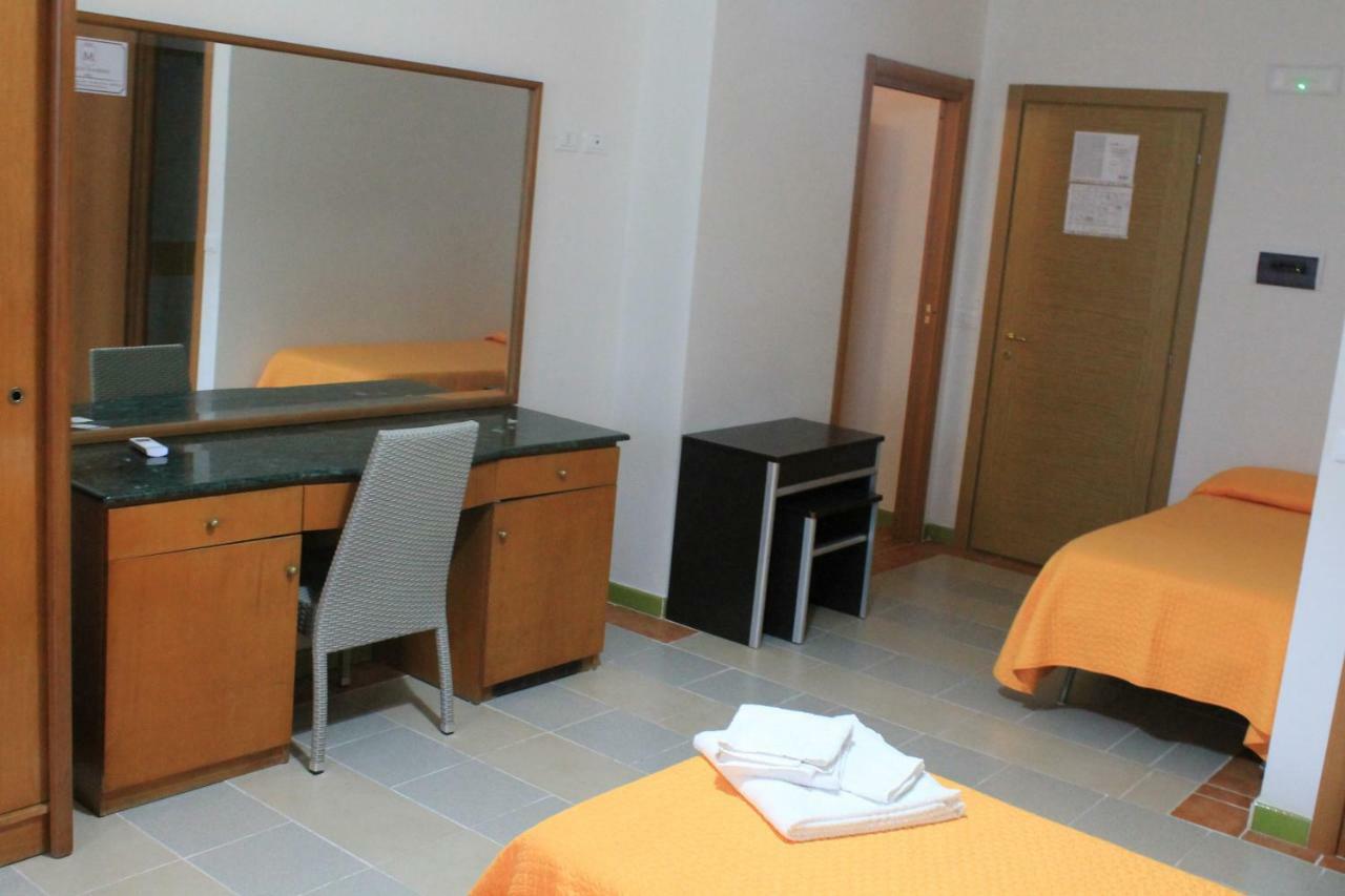 B&B Palazzo Manfredi Vieste, Fronte Mare Con Parcheggio מראה חיצוני תמונה
